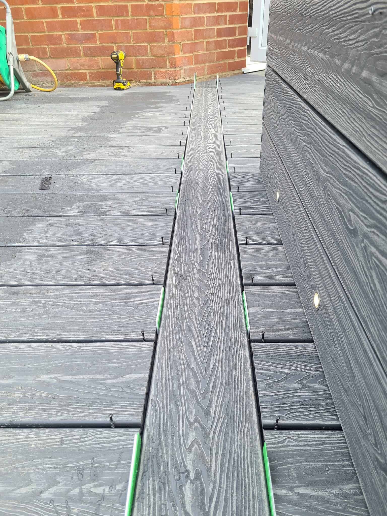 Loize Decking Composite Decking in Reading - Composite Decking London